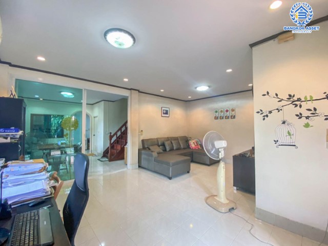 *****บ้านแฝดมือสองย่านนนทบุรี ม.อุดมทรัพย์ บางกรวย-ไทรน้อย หลังมุม! ทำเลดีที่สุดในโครงการ เนื้อที่ 37.1 ตร.ว. ฟังก์ชัน 3 ห้องนอน 2 ห้องน้ำ 1 ที่จอดรถ บ้านพร้อมยู่ ติดสวน บนทำเลเชื่อมต่อถ.ราชพฤกษ์, ถ.บางกรวย-ไทรน้อย ใกล้วงเวียนพระราม5